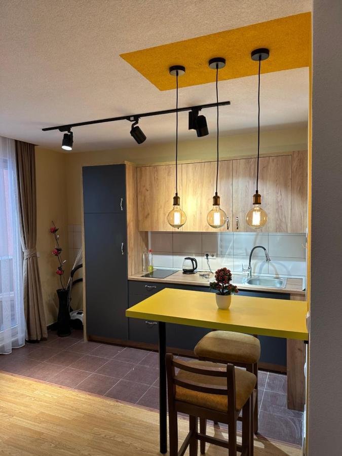Ora-Prn,Peaceful Central Apartment Pristina Exterior foto
